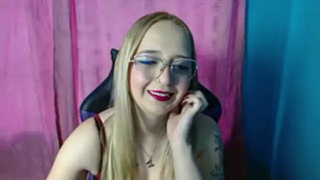 Liaroberts1 online show from 06-18-26, 01:49