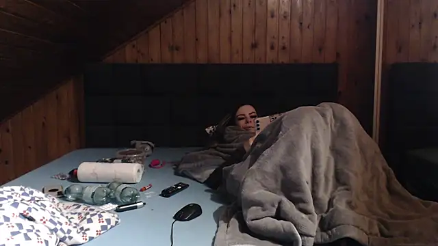 BoeseMoni1998 online show from 03-15-25, 07:59