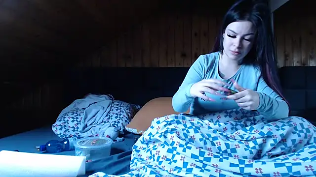 BoeseMoni1998 online show from 12-18-25, 10:19