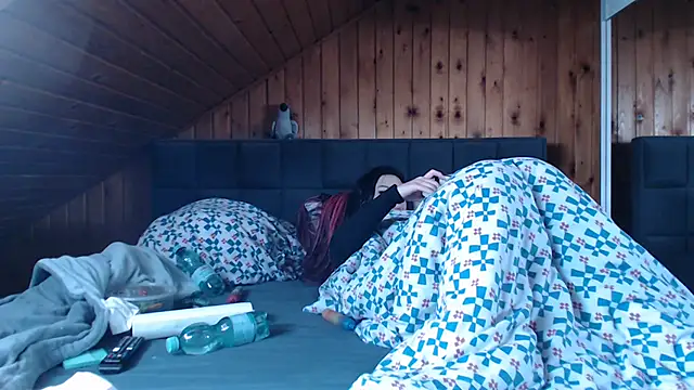 BoeseMoni1998 online show from 10-10-25, 08:37