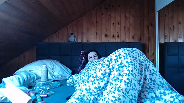 BoeseMoni1998 online show from 10-19-25, 08:39