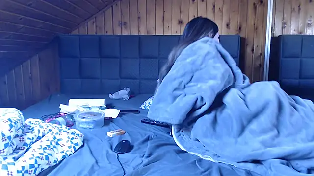 BoeseMoni1998 online show from 03-21-25, 10:39