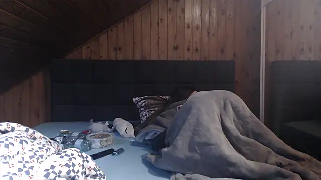 BoeseMoni1998 online show from 03-13-25, 03:28