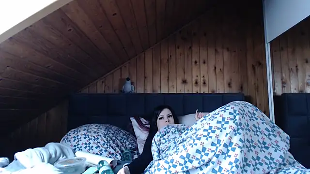 BoeseMoni1998 online show from 10-15-25, 08:11