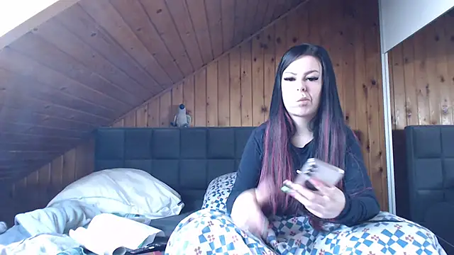 BoeseMoni1998 online show from 10-18-25, 10:17