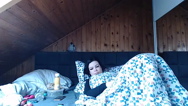 BoeseMoni1998 online show from 10-21-25, 08:03