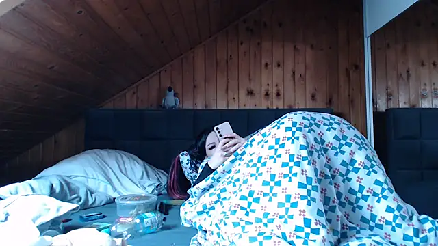 BoeseMoni1998 online show from 10-22-25, 12:59