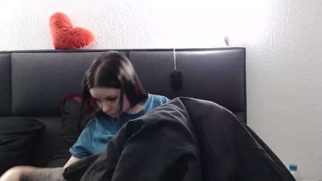 BoeseMoni1998 online show from 05-18-26, 04:56
