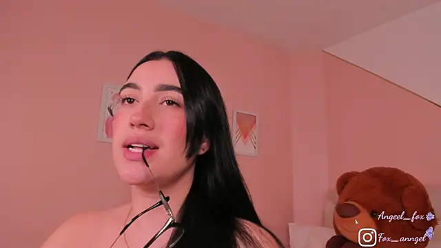 angeel fox online show from 11-21-25, 06:56