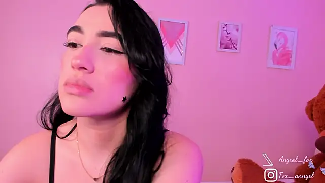 Snapshot of angeel_fox chatting on 04-29-26, 02:38 angeel fox online show from 04-29-26, 02:38