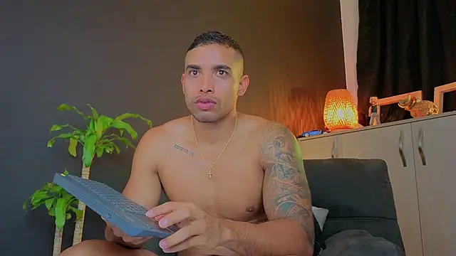 LincomAmith online show from 12-18-25, 04:17