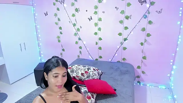 Snapshot of ambersmitx chatting on 03-08-25, 10:45 ambersmitx online show from 03-08-25, 10:45