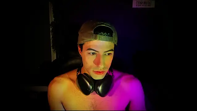 Snapshot of newjeff chatting on 10-06-25, 05:46 newjeff online show from 10-06-25, 05:46
