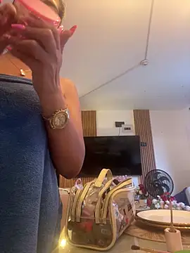 JoannaStanford online show from 10-24-25, 10:09