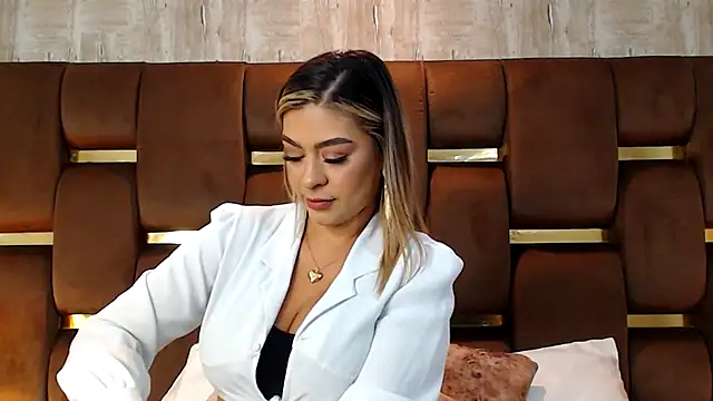 JoannaStanford online show from 09-17-25, 07:38