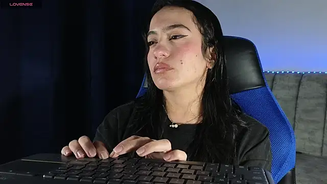 ZaraDames  online show from 04-19-26, 05:08