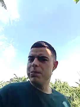 Snapshot of tonny_white chatting on 10-23-25, 07:34 tonny white online show from 10-23-25, 07:34
