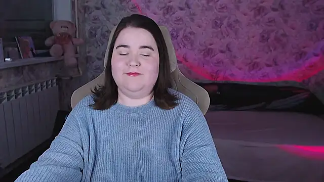 Estelle Hicks online show from 04-13-26, 06:45