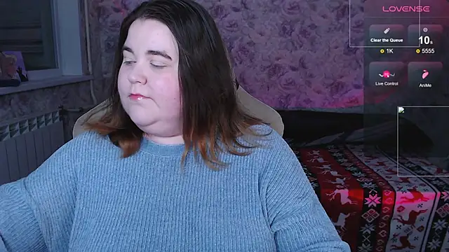 Estelle Hicks online show from 11-07-25, 06:23