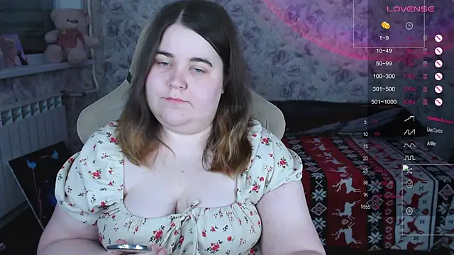 Estelle Hicks online show from 12-15-25, 06:36