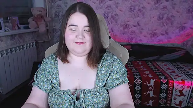 Estelle Hicks online show from 03-18-26, 06:42