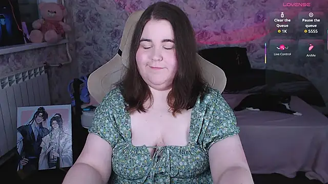 Estelle Hicks online show from 06-16-26, 07:36