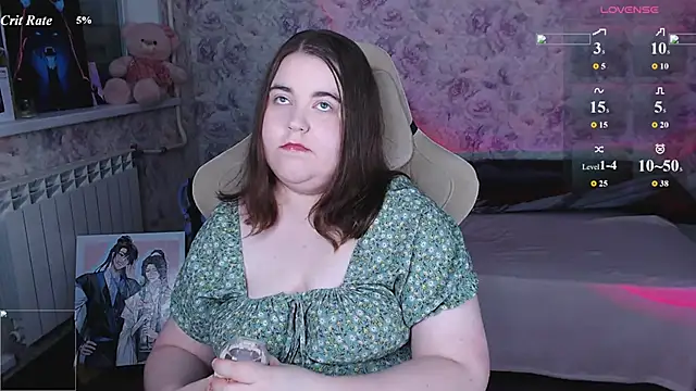 Estelle Hicks online show from 06-17-26, 07:24
