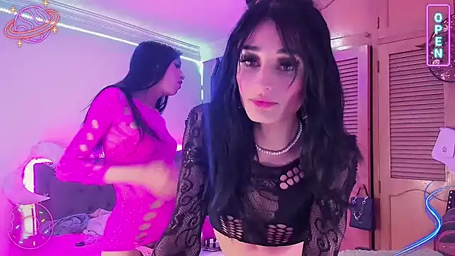 Snapshot of LittleEmmaa chatting on 12-04-24, 06:16 LittleEmmaa online show from 12-04-24, 06:16