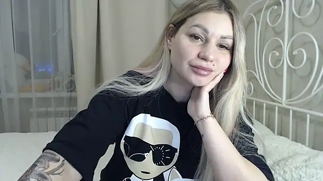 Snapshot of ShyEvaa chatting on 01-24-25, 02:19 ShyEvaa online show from 01-24-25, 02:19