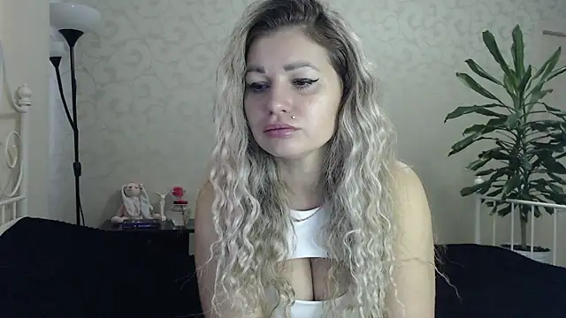 Snapshot of ShyEvaa chatting on 09-21-25, 05:01 ShyEvaa online show from 09-21-25, 05:01
