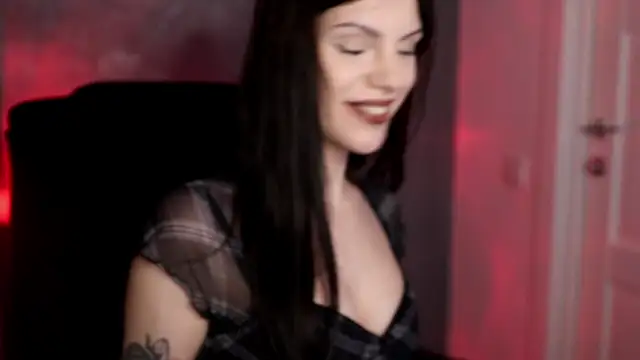 Snapshot of mistress__rochelle chatting on 02-18-26, 04:58 mistress rochelle online show from 02-18-26, 04:58