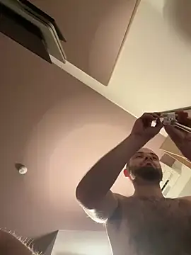 Snapshot of 0maxx00 chatting on 01-17-25, 05:19 0maxx00 online show from 01-17-25, 05:19