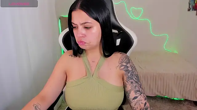 Victoryyy  online show from 11-12-25, 05:28