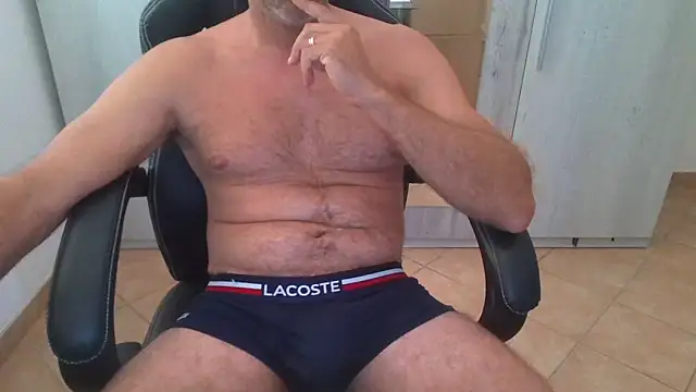 Snapshot of cocco1980xxxx chatting on 09-11-25, 11:10 cocco1980xxxx online show from 09-11-25, 11:10