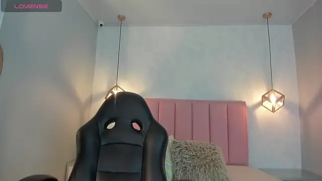 SUNNYCYRUS online show from 11-13-25, 12:31