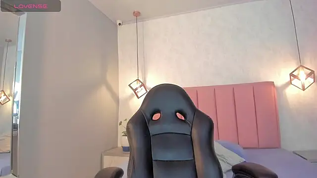 SUNNYCYRUS online show from 11-05-25, 12:30