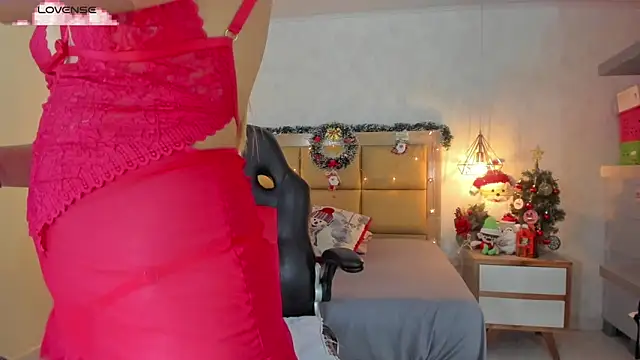 SUNNYCYRUS online show from 12-18-25, 12:42