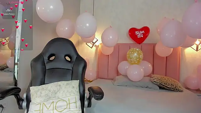 SUNNYCYRUS online show from 02-14-26, 01:11