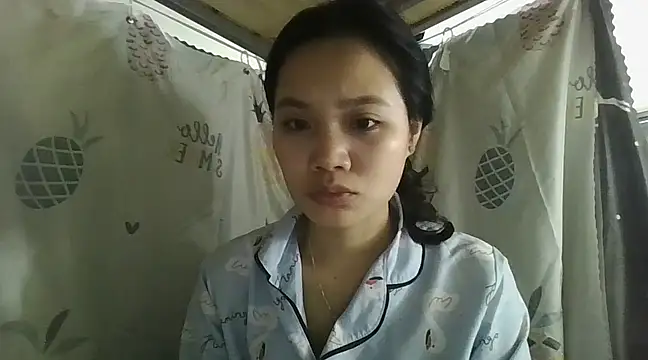Snapshot of Be-MyMy chatting on 03-18-25, 03:01 Be-MyMy online show from 03-18-25, 03:01