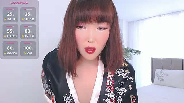 Snapshot of TumiLio chatting on 02-19-25, 12:55 TumiLio online show from 02-19-25, 12:55