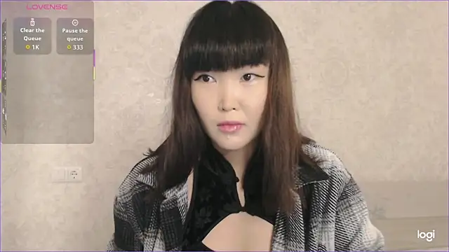 Snapshot of TumiLio chatting on 10-06-25, 02:51 TumiLio online show from 10-06-25, 02:51