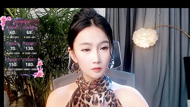 Snapshot of FeiFei-babe chatting on 10-25-25, 04:07 FeiFei-babe online show from 10-25-25, 04:07