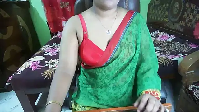 Snapshot of BengaliQueenStar chatting on 06-15-26, 03:12 BengaliQueenStar online show from 06-15-26, 03:12