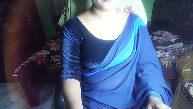 Snapshot of BengaliQueenStar chatting on 06-18-26, 04:12 BengaliQueenStar online show from 06-18-26, 04:12