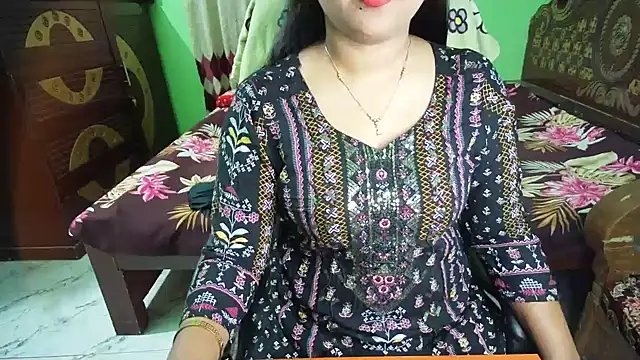 Snapshot of BengaliQueenStar chatting on 07-03-26, 05:41 BengaliQueenStar online show from 07-03-26, 05:41