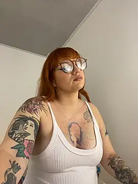 Snapshot of sophia_goth chatting on 12-05-25, 03:05 sophia goth online show from 12-05-25, 03:05