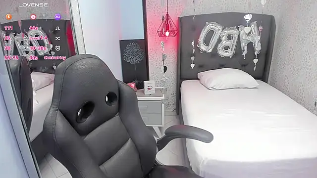 SUZETMONACO online show from 11-22-25, 07:35