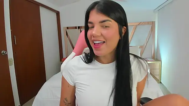 Snapshot of emma_lopes chatting on 04-20-26, 10:00 emma lopes online show from 04-20-26, 10:00