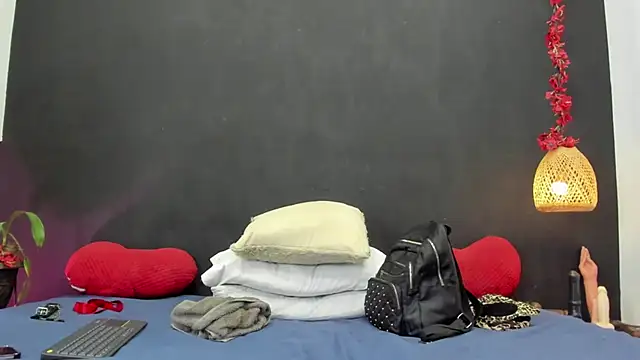 Luna smit08 online show from 06-19-26, 07:52