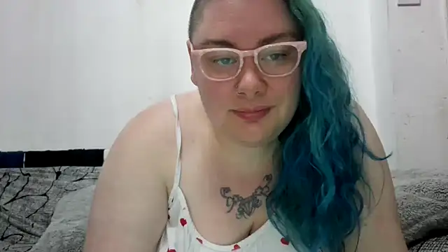 Snapshot of Bustycurves chatting on 05-30-26, 11:43 Bustycurves online show from 05-30-26, 11:43